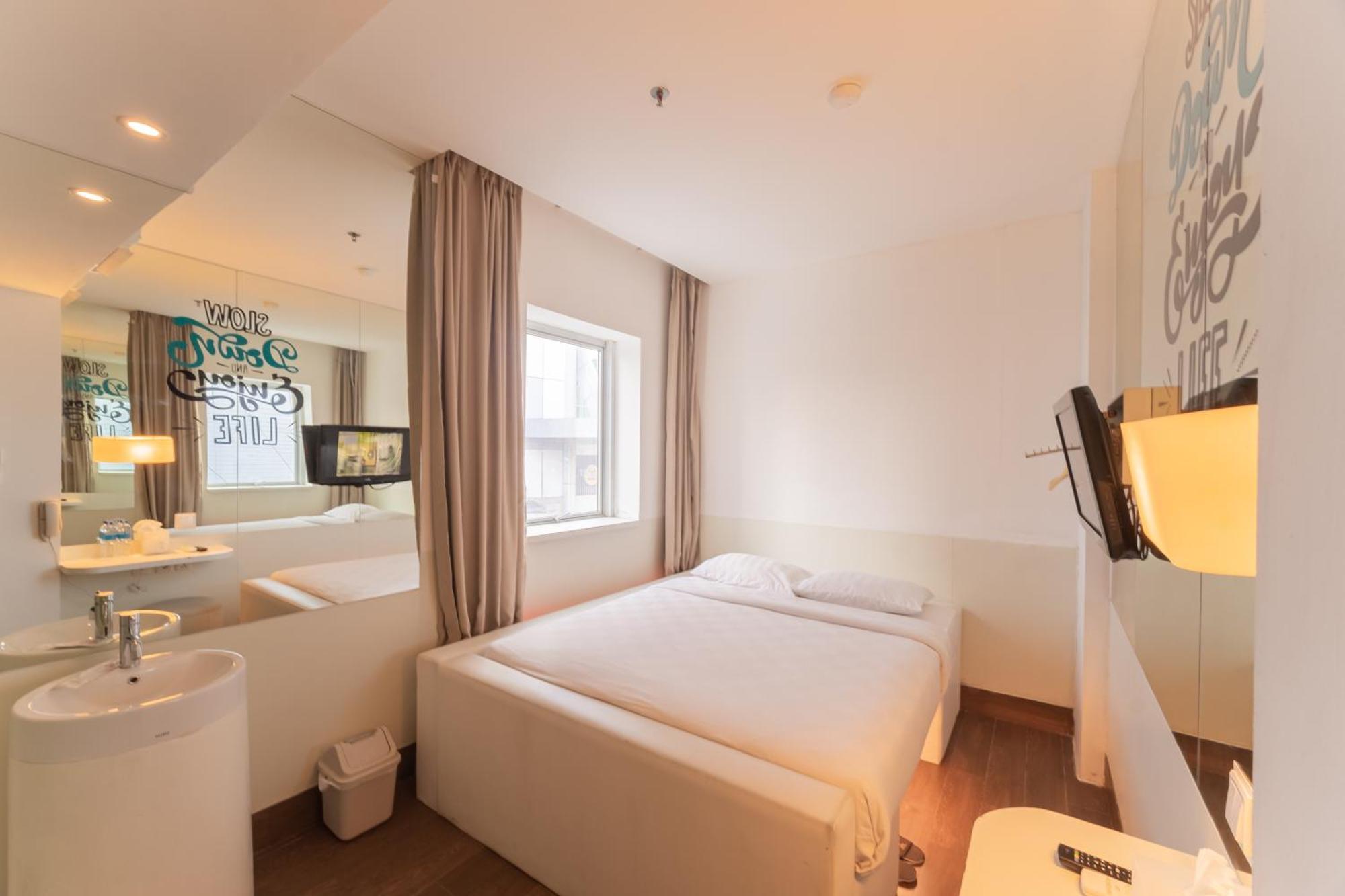 J Icon Hip Hotel Баликпапан Экстерьер фото