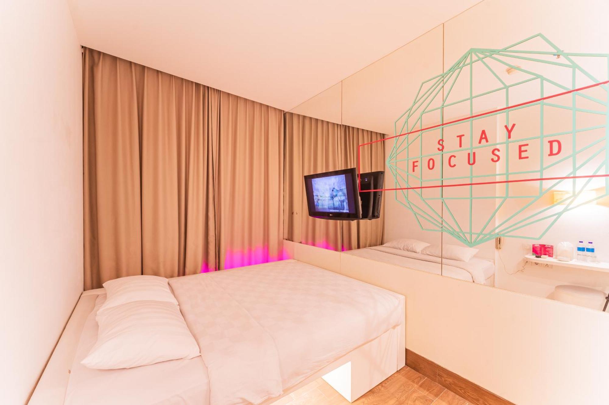 J Icon Hip Hotel Баликпапан Экстерьер фото